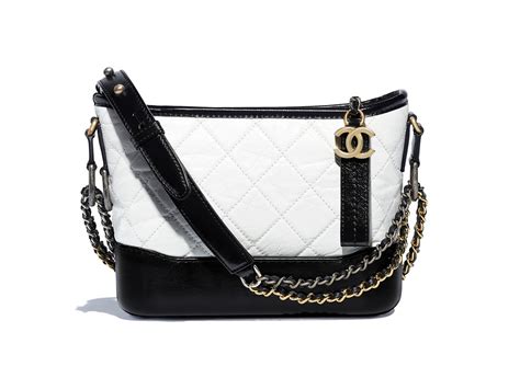 chanel hobo size